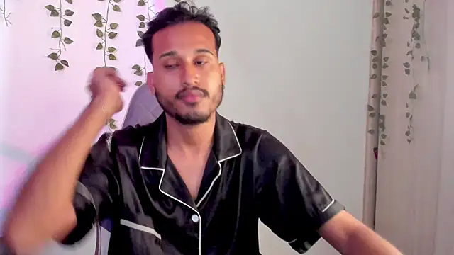 Raf brunette online show from September 28, 2025, 11:28 am