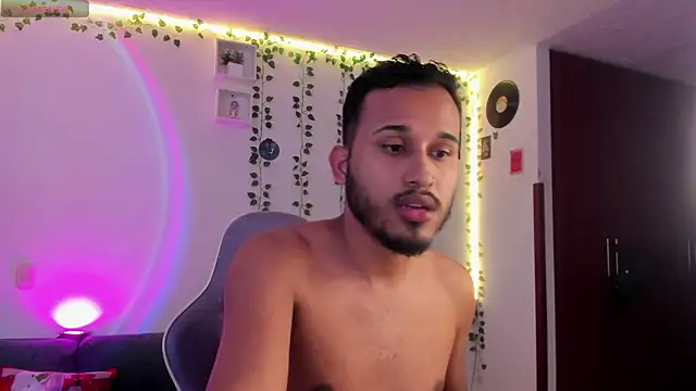 Raf brunette online show from January 2, 2025, 12:57 pm