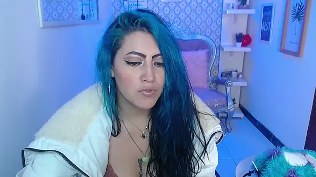scarleth blue online show from February 26, 2025, 9:44 am