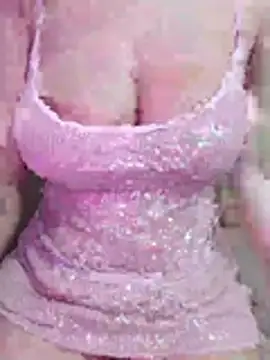 Snapshot of LoLo2020 chatting on August 10, 2026, 1:01 am LoLo2020 online show from August 10, 2026, 1:01 am