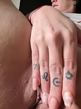 Macadiez10 online show from October 7, 2025, 3:07 am