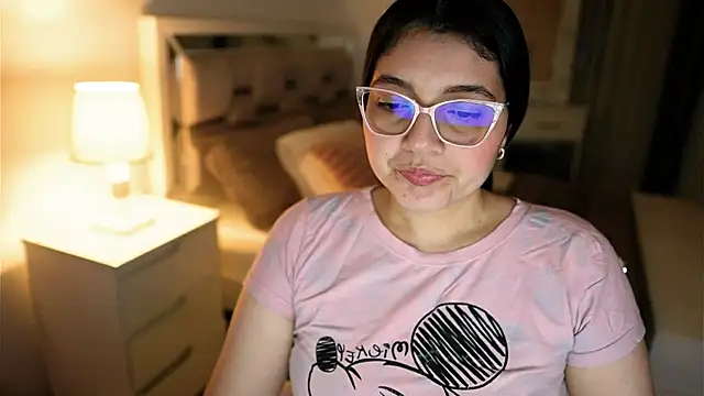 Camilaa bueno online show from November 21, 2025, 10:53 pm