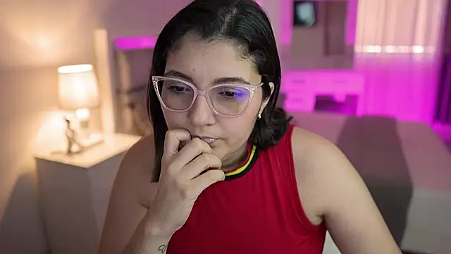 Camilaa bueno online show from December 15, 2024, 8:58 pm