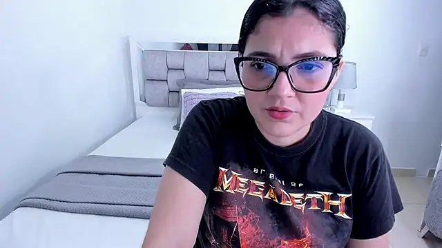 Snapshot of Camilaa_bueno chatting on July 3, 2026, 2:07 am Camilaa bueno online show from July 3, 2026, 2:07 am