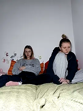 Snapshot of ella_grays chatting on February 25, 2026, 5:02 pm ella grays online show from February 25, 2026, 5:02 pm