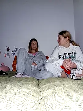 Snapshot of ella_grays chatting on March 2, 2026, 5:09 pm ella grays online show from March 2, 2026, 5:09 pm