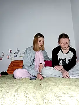 Snapshot of ella_grays chatting on March 16, 2026, 9:06 pm ella grays online show from March 16, 2026, 9:06 pm