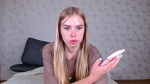 Snapshot of sofiaa_here chatting on July 24, 2026, 11:45 pm sofiaa here online show from July 24, 2026, 11:45 pm