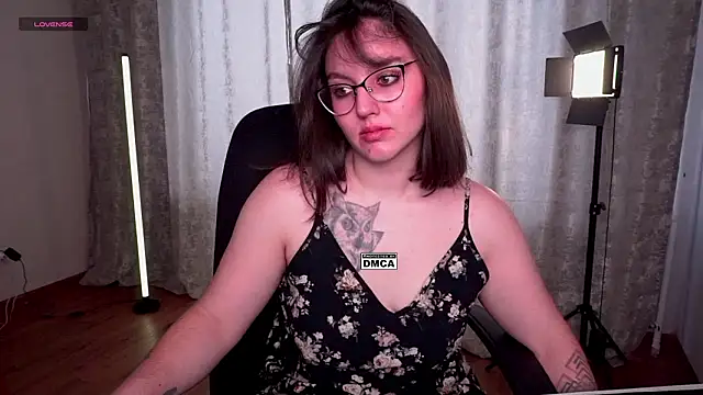 Snapshot of Hoot_owl_cb chatting on March 2, 2026, 12:44 am Hoot owl cb online show from March 2, 2026, 12:44 am