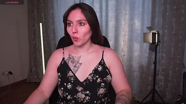 Snapshot of Hoot_owl_cb chatting on March 10, 2026, 2:04 am Hoot owl cb online show from March 10, 2026, 2:04 am