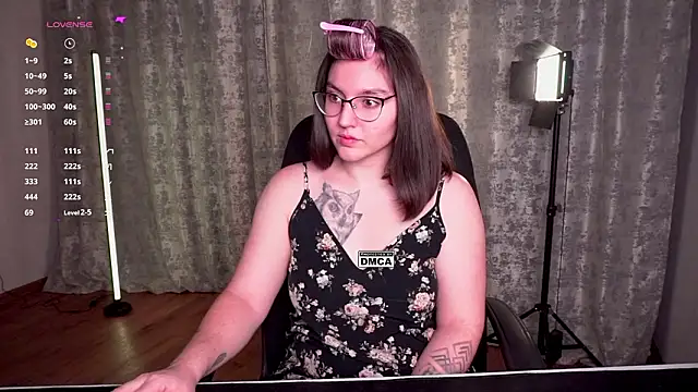 Snapshot of Hoot_owl_cb chatting on February 22, 2026, 5:03 pm Hoot owl cb online show from February 22, 2026, 5:03 pm