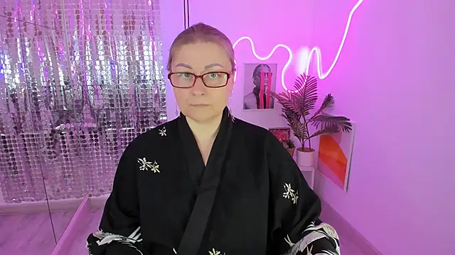 AlexandraKind online show from March 13, 2026, 1:38 pm