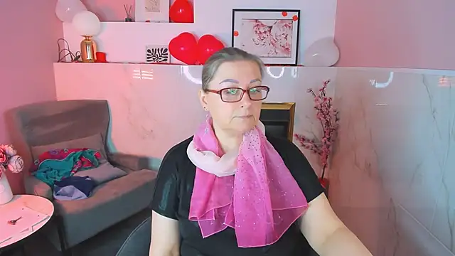 AlexandraKind online show from February 14, 2026, 1:44 pm