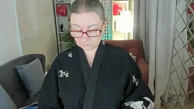 AlexandraKind online show from February 6, 2026, 2:18 am