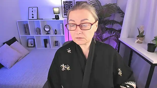 AlexandraKind online show from March 15, 2026, 8:27 pm