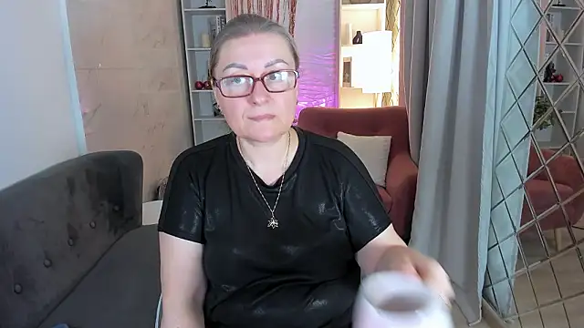 AlexandraKind online show from January 14, 2026, 2:04 am