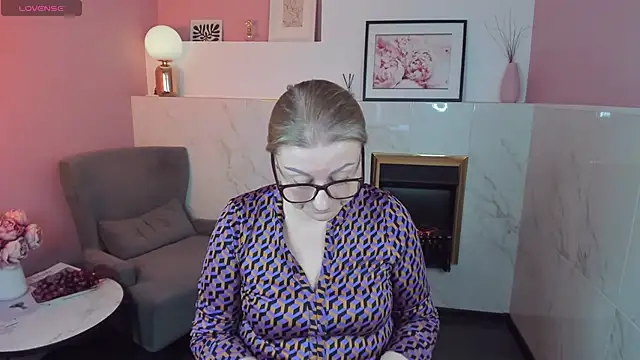 AlexandraKind online show from February 25, 2025, 12:27 pm