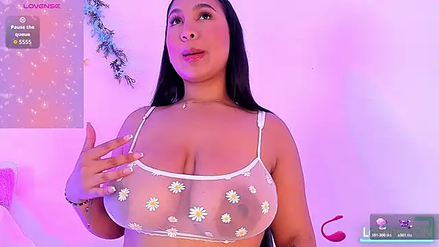  karenestrada online show from November 13, 2025, 3:10 am