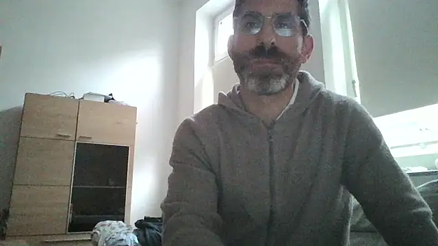 alcatraz009 online show from October 9, 2025, 4:29 pm