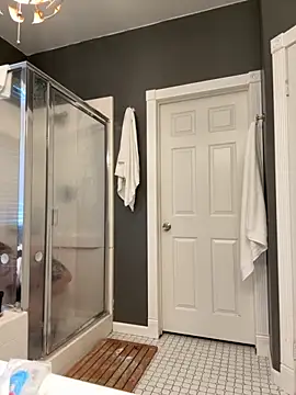 Snapshot of Bluemage710 chatting on November 25, 2025, 3:45 pm Bluemage710 online show from November 25, 2025, 3:45 pm