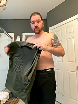 Snapshot of Bluemage710 chatting on December 4, 2025, 6:51 pm Bluemage710 online show from December 4, 2025, 6:51 pm