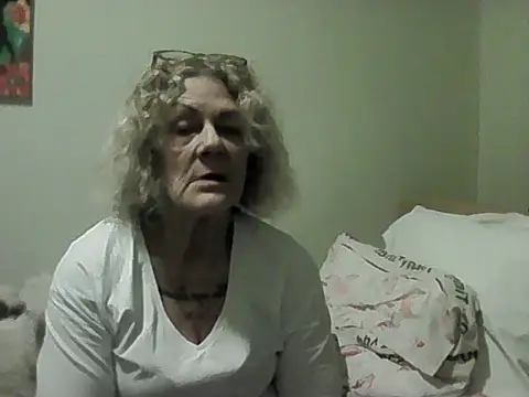 housewife shantie online show from March 8, 2026, 7:28 pm