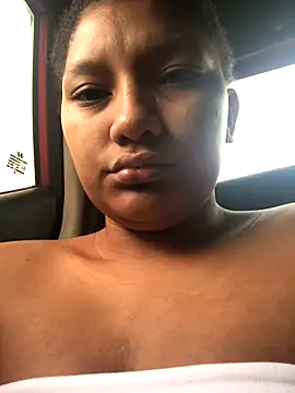 Snapshot of elly_willis chatting on October 10, 2025, 12:06 pm elly willis online show from October 10, 2025, 12:06 pm