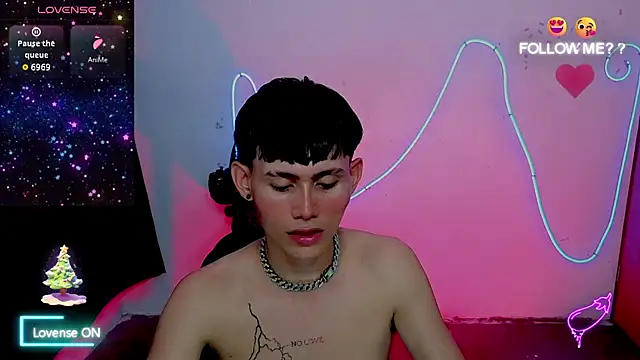 tanjiro cute online show from December 20, 2025, 8:39 am