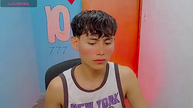 Snapshot of tanjiro_cute chatting on May 15, 2026, 4:54 am tanjiro cute online show from May 15, 2026, 4:54 am