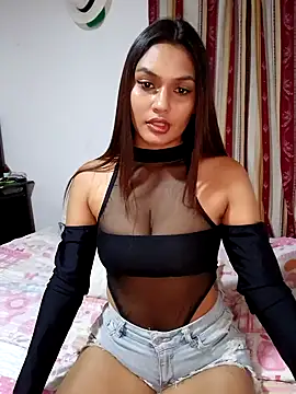 Snapshot of CriistalEvans chatting on December 10, 2024, 4:02 am CriistalEvans online show from December 10, 2024, 4:02 am