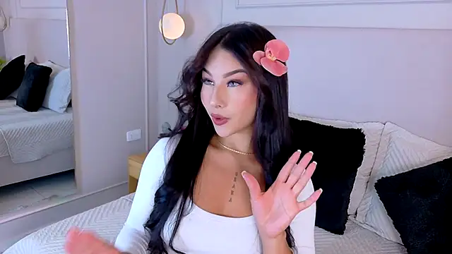 Snapshot of EymiCuper chatting on October 20, 2025, 7:14 pm EymiCuper online show from October 20, 2025, 7:14 pm