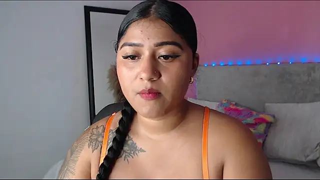 alinakiss online show from April 22, 2026, 3:35 am