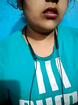 Love-Veronica online show from March 10, 2026, 11:25 am