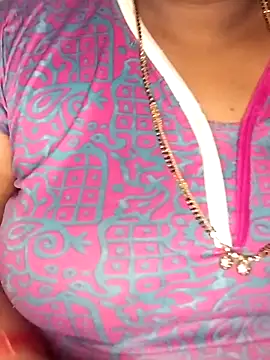 Snapshot of Sexy_Radhikaa chatting on November 21, 2025, 4:33 am Sexy Radhikaa online show from November 21, 2025, 4:33 am