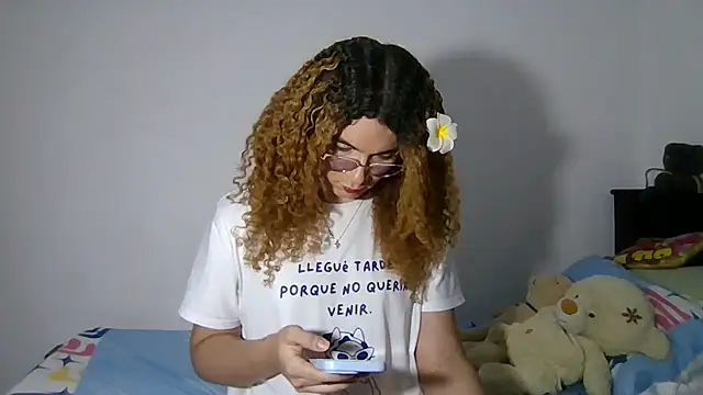 Snapshot of CELESSTESeductora chatting on August 4, 2026, 6:34 pm CELESSTESeductora online show from August 4, 2026, 6:34 pm