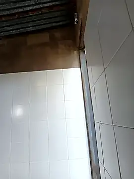 laura arias018 online show from February 4, 2026, 9:43 pm