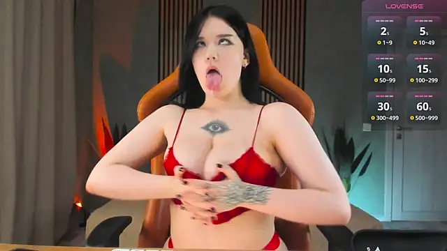 Snapshot of MeganFoxy11 chatting on November 7, 2025, 10:20 am MeganFoxy11 online show from November 7, 2025, 10:20 am