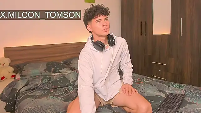 Milcon Thomson online show from September 22, 2025, 7:42 pm
