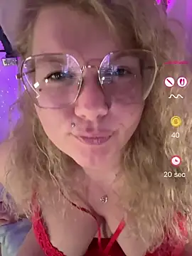 CurvyAnonymousGirl89 online show from May 2, 2026, 6:46 pm