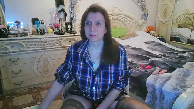 Snapshot of Debra_Phoenix chatting on April 9, 2026, 10:27 pm Debra Phoenix online show from April 9, 2026, 10:27 pm