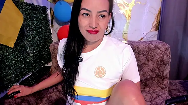 Snapshot of MeleekXXX_ chatting on July 3, 2026, 8:15 pm MeleekXXX online show from July 3, 2026, 8:15 pm