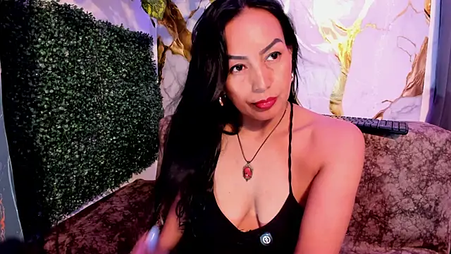 MeleekXXX  online show from May 5, 2026, 8:01 pm