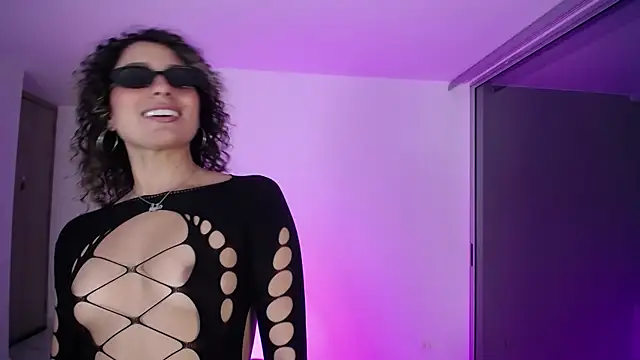 varenkaivanova 22 online show from April 21, 2026, 4:41 am