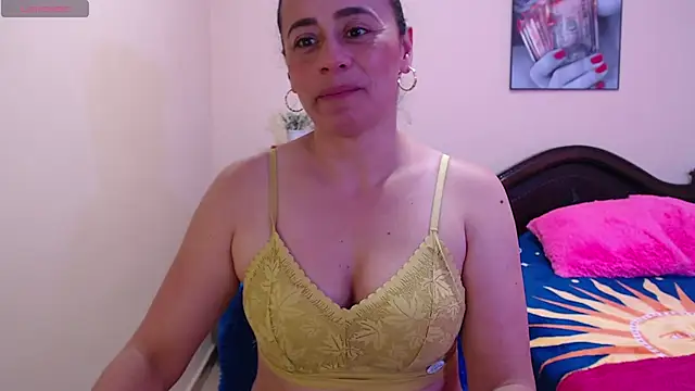 sara florez1 online show from October 13, 2025, 12:40 pm