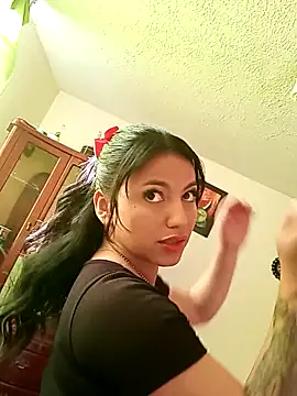 Snapshot of Naomy_veracruz_ chatting on November 12, 2025, 12:20 pm Naomy veracruz online show from November 12, 2025, 12:20 pm