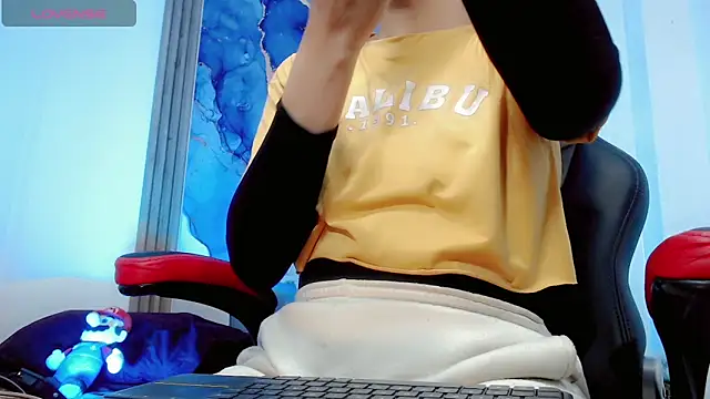 Alessa mullen online show from November 6, 2025, 2:48 am