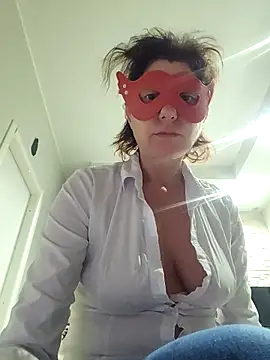 Vagabondainnamorata online show from March 9, 2026, 4:05 am