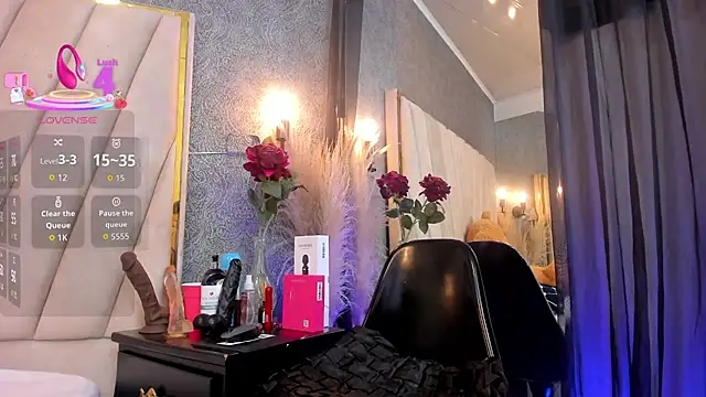 Snapshot of Madison-Diaz chatting on December 5, 2025, 1:43 pm Madison-Diaz online show from December 5, 2025, 1:43 pm