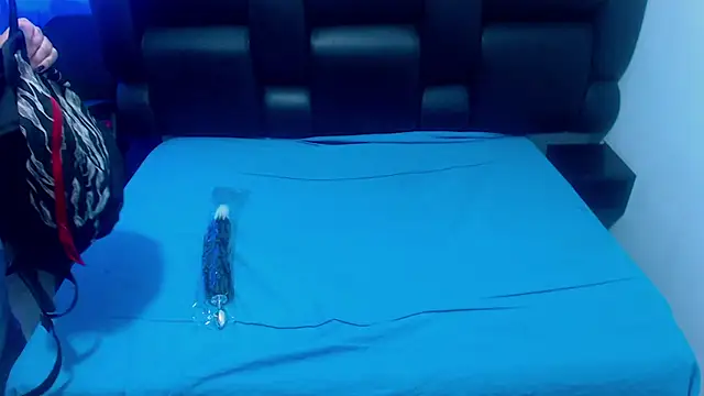 XxMiaSexxyHotxX online show from October 22, 2025, 1:43 pm