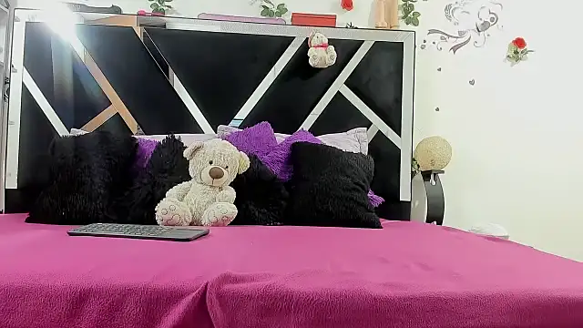 abby eemily online show from October 28, 2025, 12:15 pm